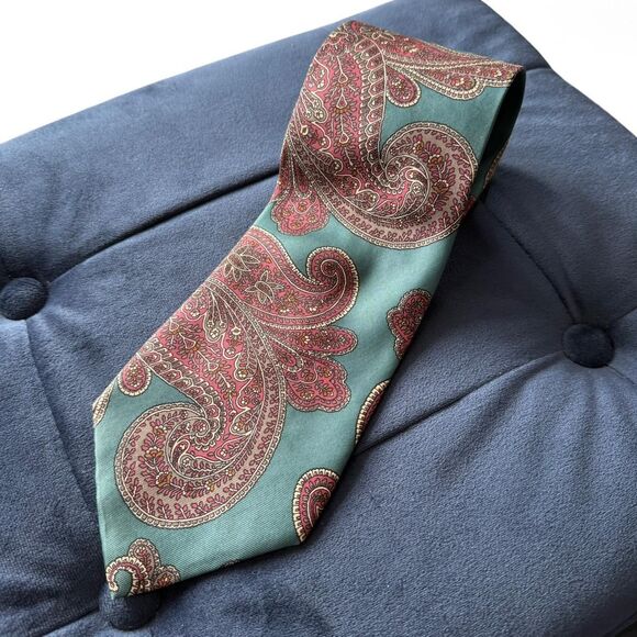 CHRISTIAN DIOR 100% Silk Paisley green & pink TieVintage Made in USA